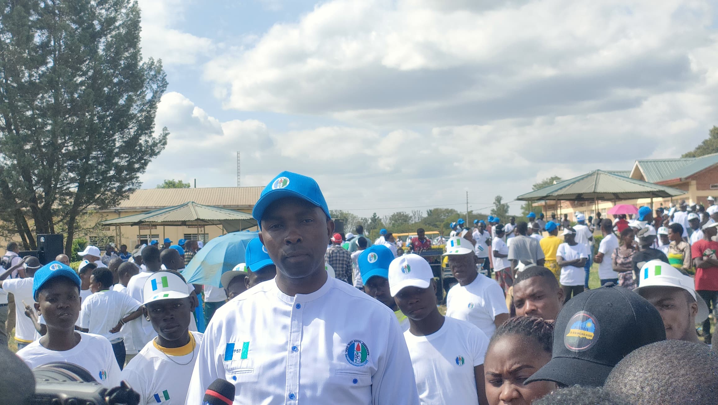 Muhakwa Valens wahoze mu Nteko Ishinga Amategeko yari yitabiriye iki gikrowa