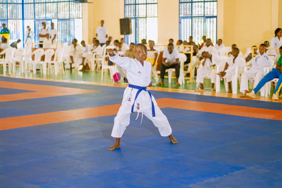 Abana bitabiriye aya marushanwa bahatanye muri Kata (kwiyerekana)