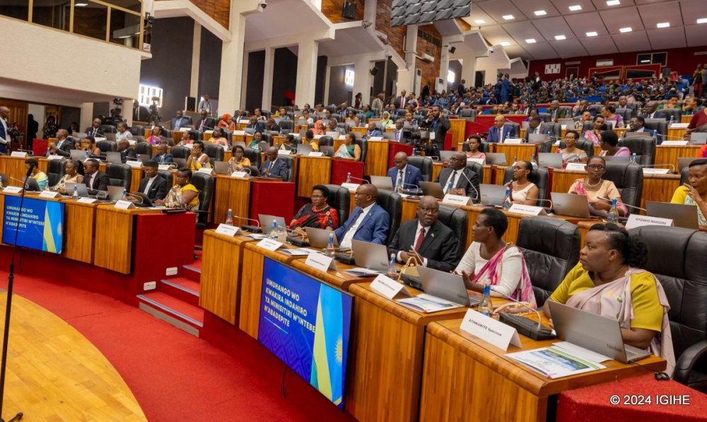 Abadepite bagiye gusura ibice bitandukanye by'u Rwanda barebe imbogamizi ziri mu bworozi