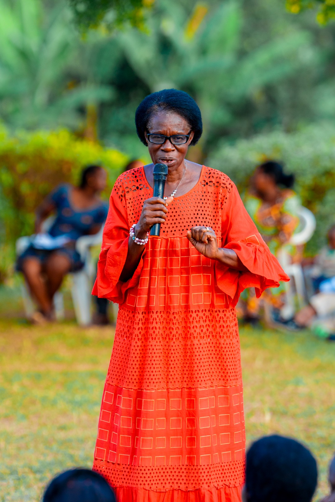 Mukasarasi Godeliève yakanguriye abitabiriye ibi biganiro kujya bitabira aya matsinda kuko ari ho bazarushaho gukomeza intego ya 'Ndi Umunyarwanda' izatuma buriwese afasha mugenzi we mu rugendo rwo gukira ibikomere