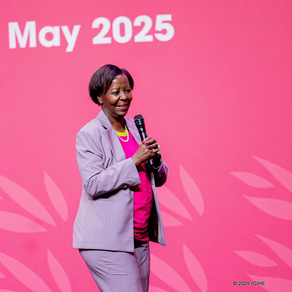 Mushikiwabo yahishuye uko yangiwe kujya kwiga muri Amerika na Minisitiri ariko we yabibonye