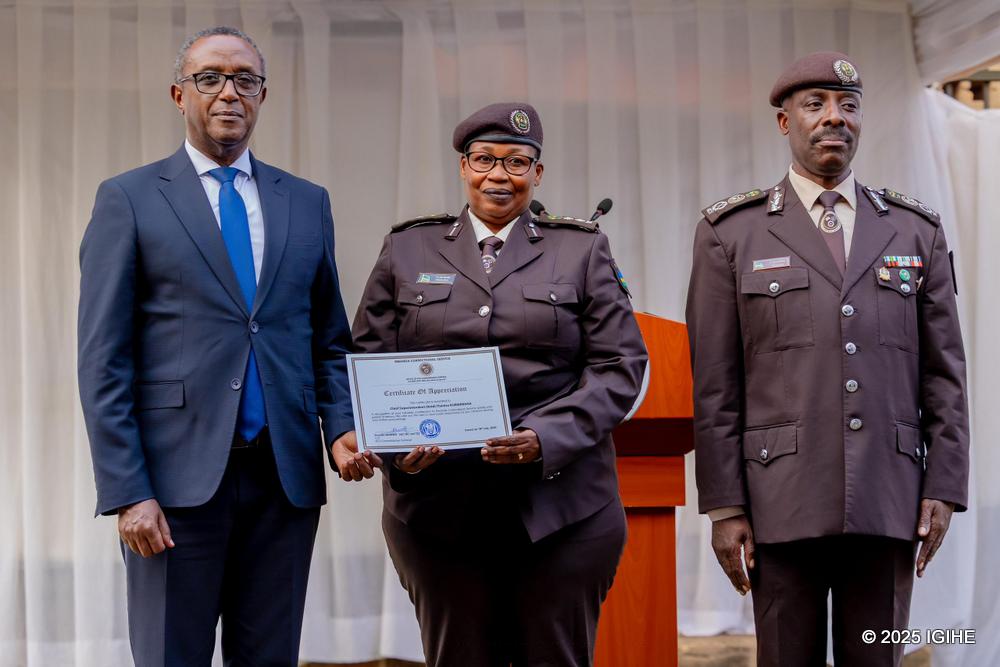 CSP Kubwimana Therese wari Umuvugizi wa RCS, na we yashyizwe mu kiruhuko cy'izabukuru