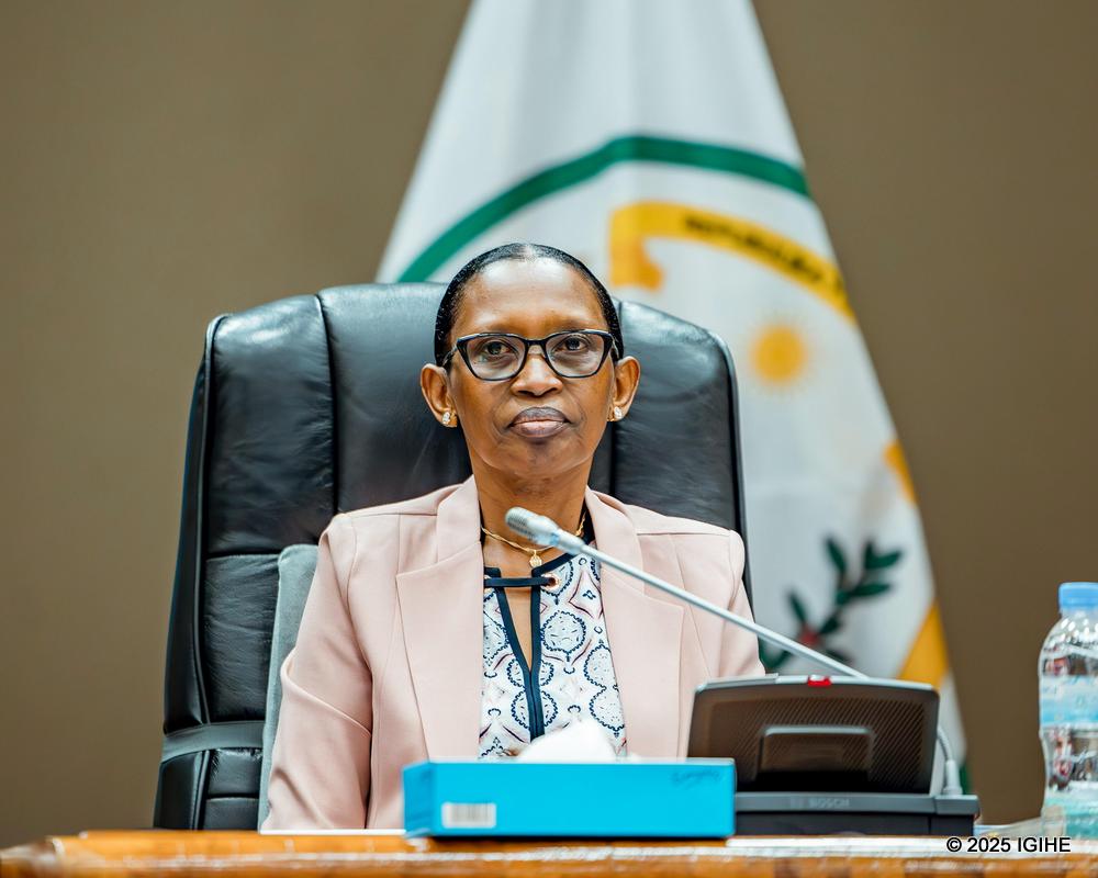 Perezida w'Umutwe w'Abadepite, Kazarwa Gerturde, ayoboye Inteko rusange