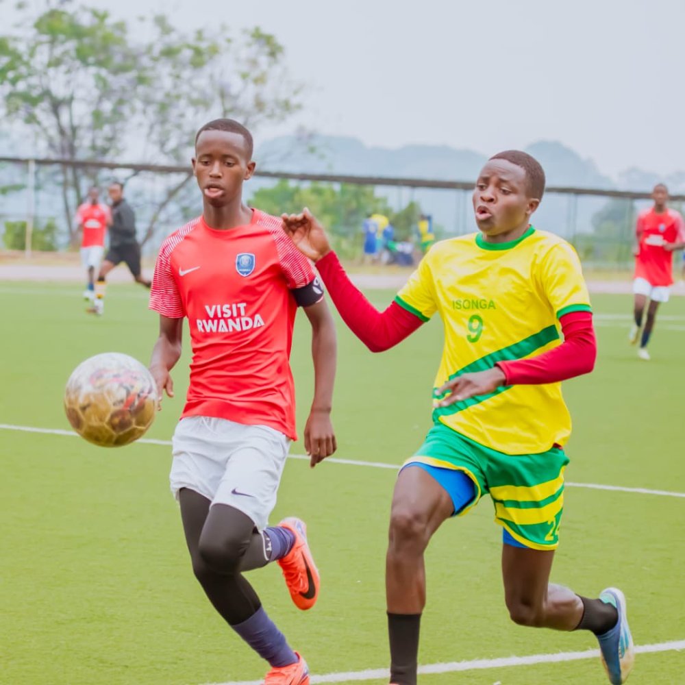 Hari amashuri y'icyitegererezo 10 mu mupira w'amaguru muri gahunda ya Isonga