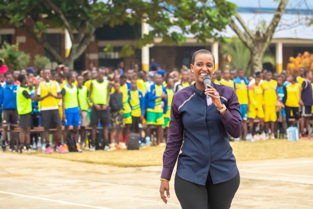 Minisitiri Mukazayire yashimangiye ko uko umushinga wa Isonga uzajya ugenda ushyirwa mu bikorwa, uzafasha mu kuzamura impano z'abato