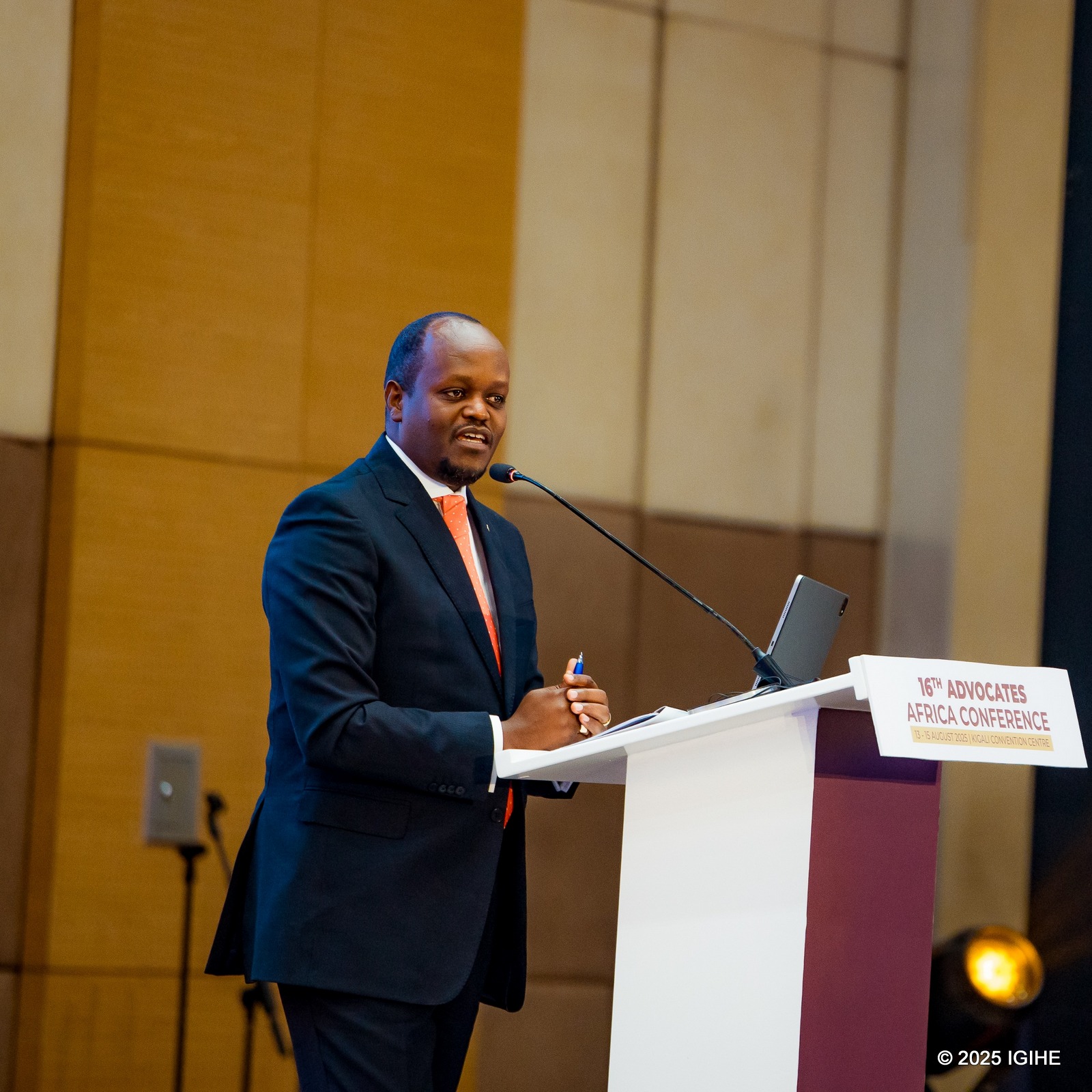 Perezida wa Rwanda Bar Association,  Me Nkundabarashi Moïse, yavuze ko abakora umwuga w’ubunyamategeko babihuza n’ubukristo bakwiye kuba intangarugero