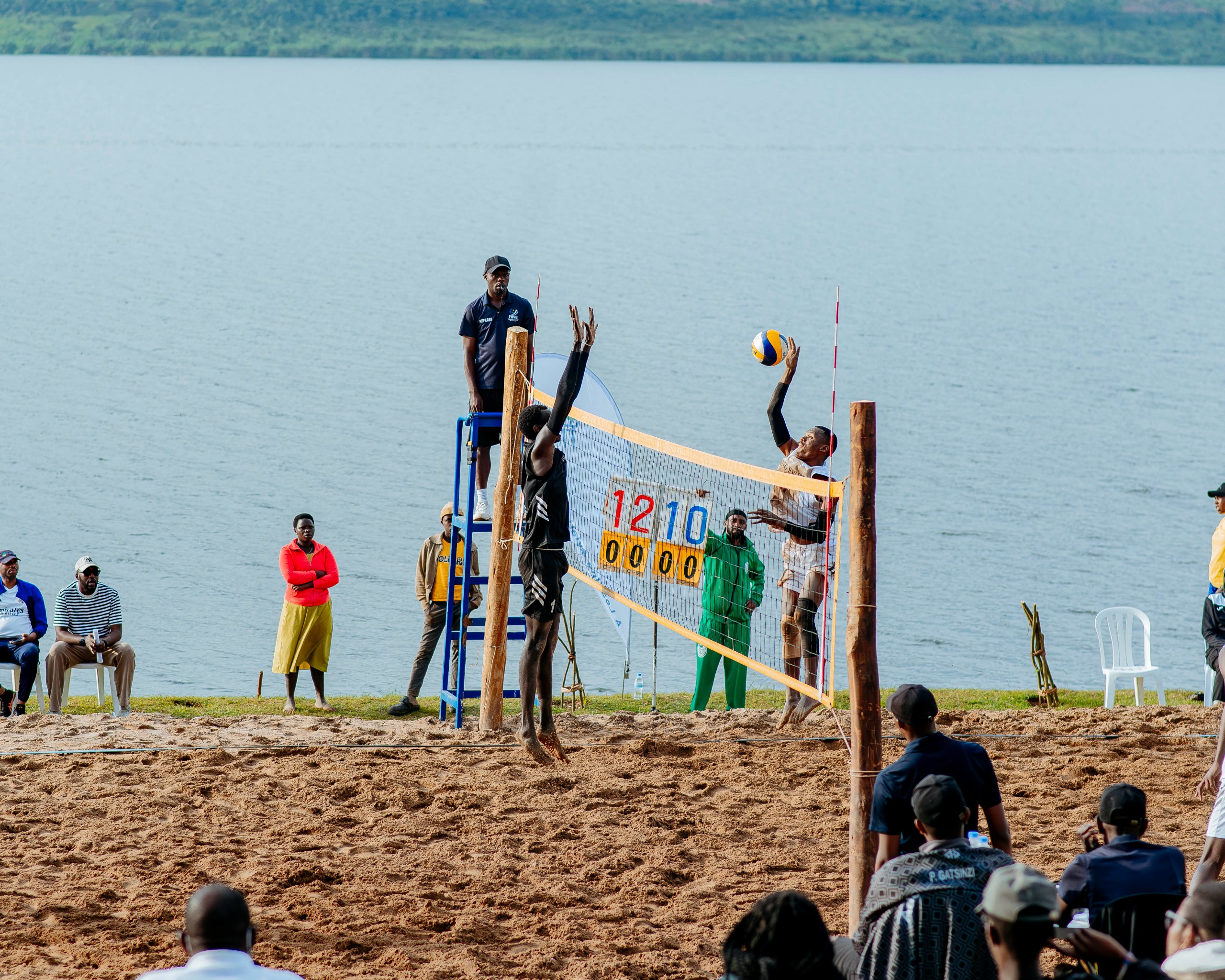 Agace ka Mbere ka Shampiyona ya Beach Volleyball kakiniwe ku nkengero z'Ikiyaga cya Muhazi