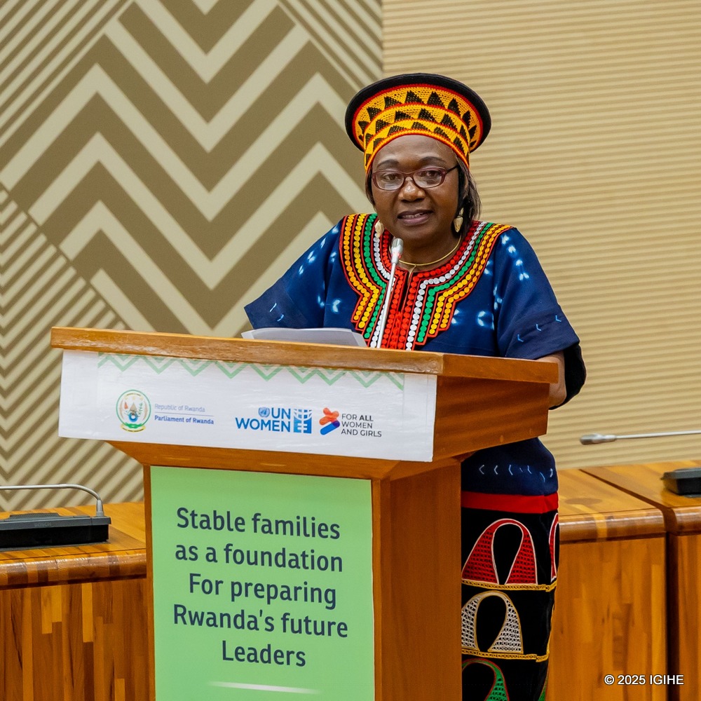 Umuyobozi w'Ishami ry'Umuryango w'Abibumbye ryita ku Bagore (UN Women) mu Rwanda, Jennet Kem, yavuze ko u Rwanda rukomeje kuba ku isonga mu kubaka iterambere rigizwemo uruhare n’abagore n’abagabo