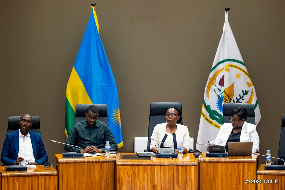 Abatanze ikiganiro cya mbere bibanze cyane ku ishusho y'ibibazo bikiri mu muryango