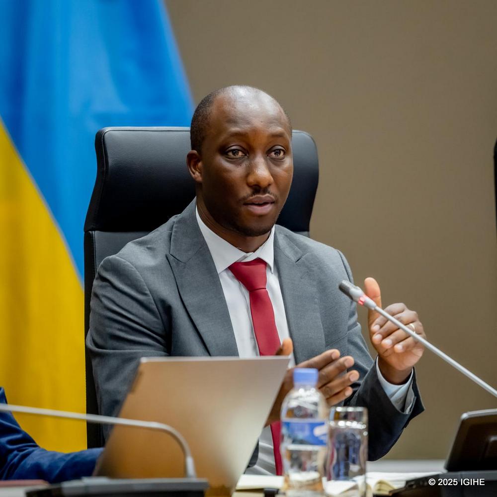 Minisitiri w’Ibikorwaremezo, Dr. Jimmy Gasore, yavuze ko urebye ingaruka z'icyaha cyo kwanga guhagarara, ibihano byacyo bitaremereye nk'uko abantu bakomeje kubivuga