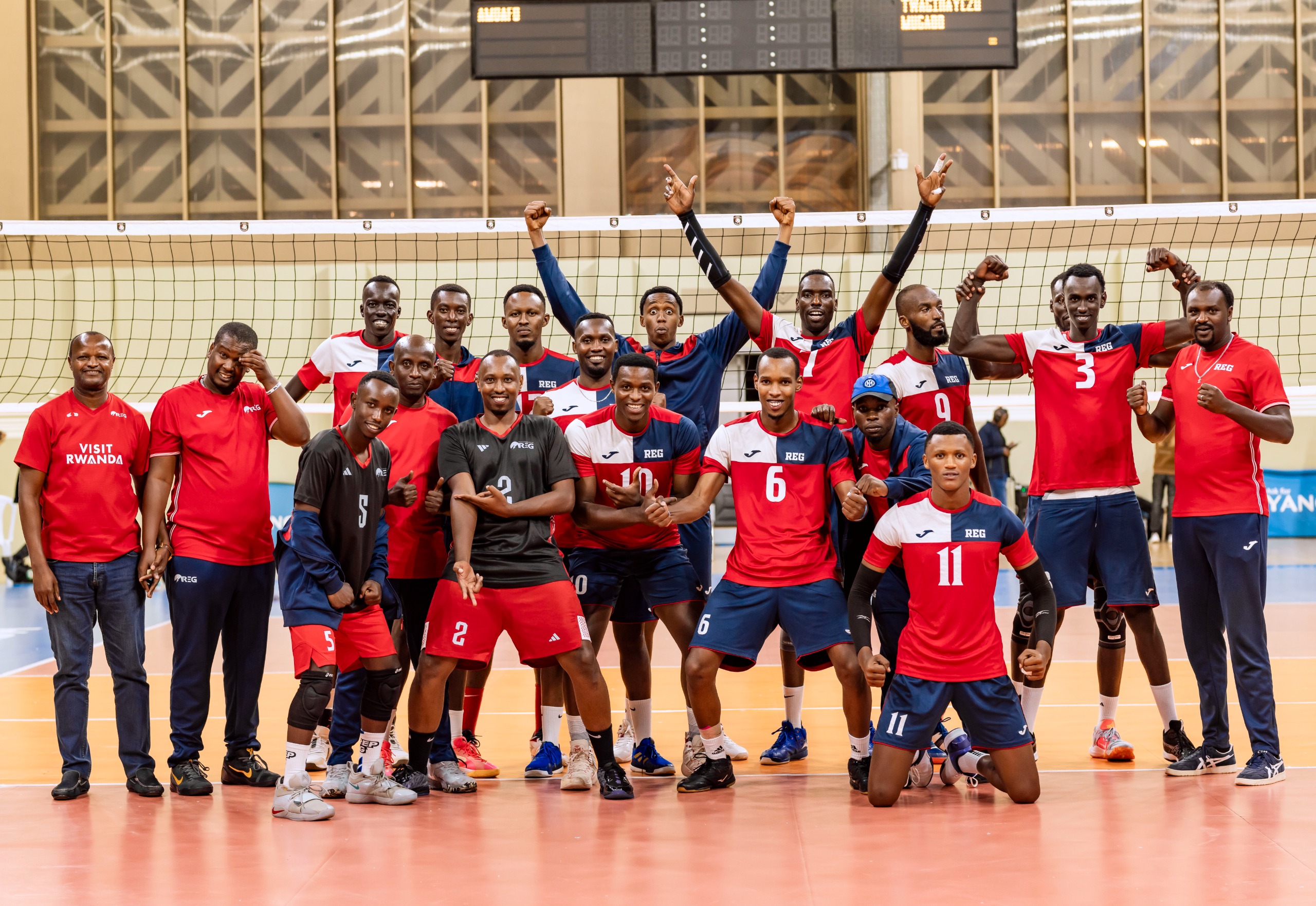 Byari ibyishimo ku bakinnyi ba REG VC nyuma yo gutsinda uyu mukino wabereye muri Petit Stade i Remera