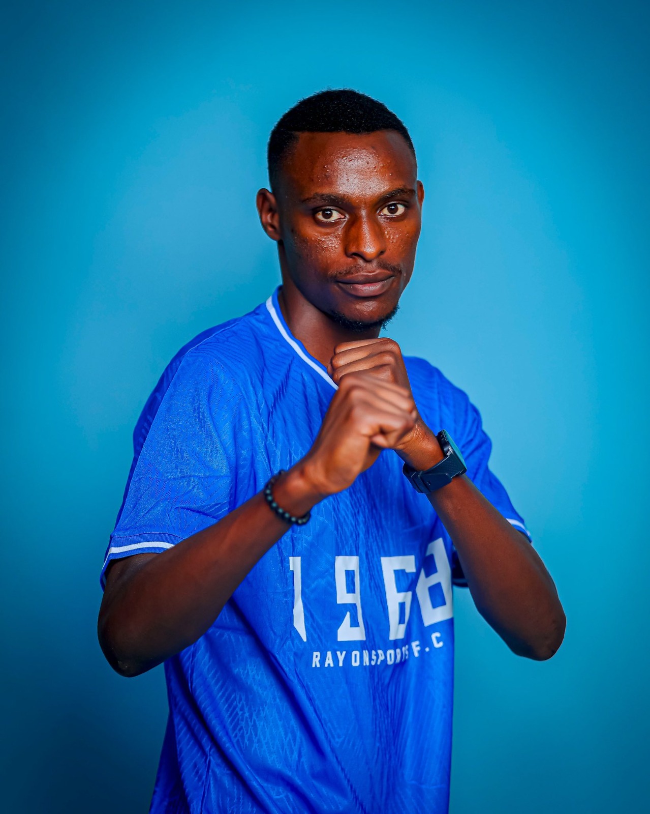 Nisingizwe ukina hagati mu kibuga, yabaye umukinnyi wa gatatu usinyiye Gikundiro muri iyi mpeshyi