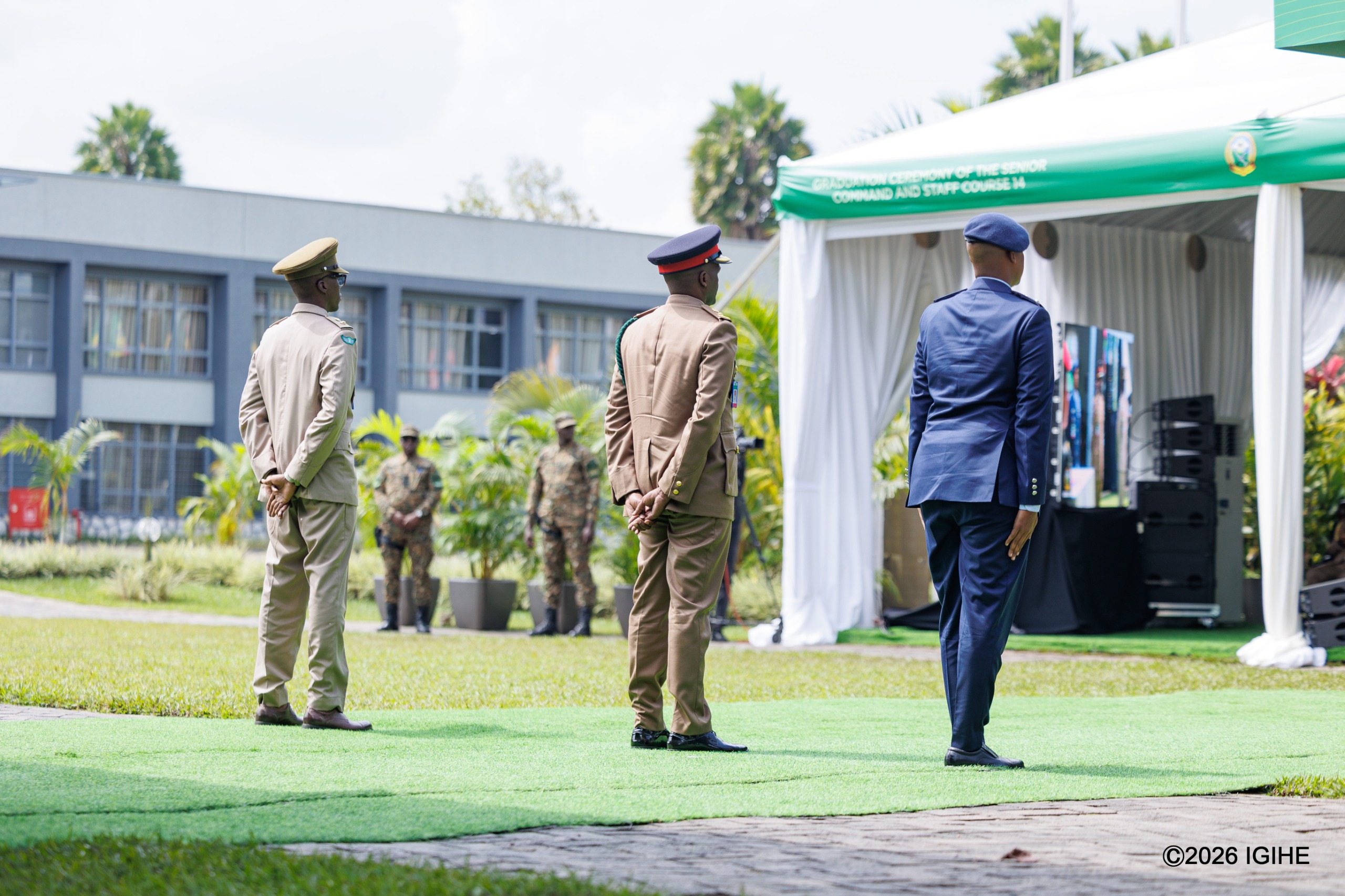 Hahembwe abantu batatu bahize abandi mu mahugurwa y'ibyumweru 46 baherewe i Nyakinama