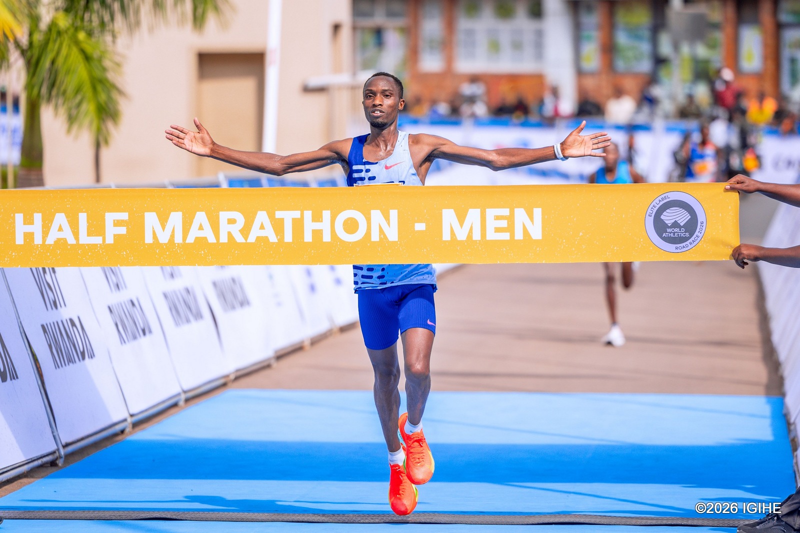 Umunya-Kenya Amos Kirui yegukanye isiganwa rya Half Marathon mu cyiciro cy'abagabo