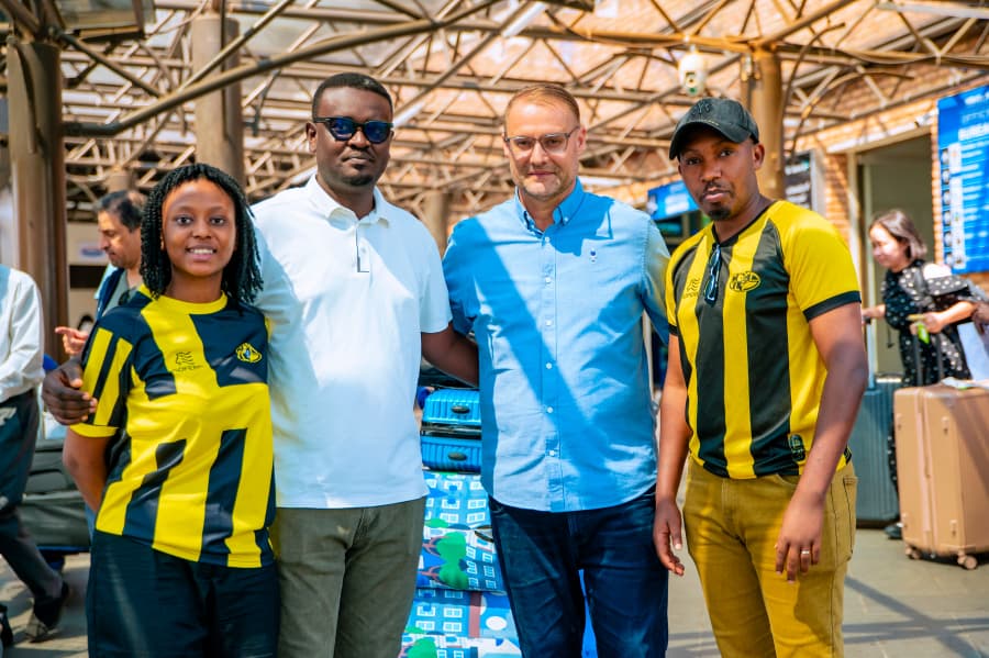 Tomáš Trucha yakiriwe ku kibuga cy'indege n'ubuyobozi bwa Mukura VS ku Cyumweru