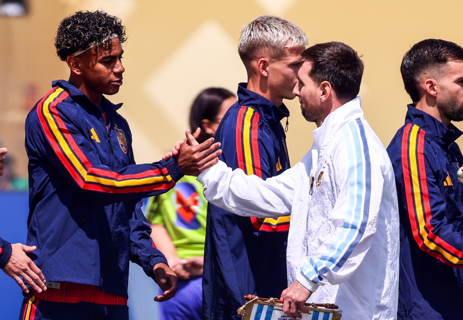 Lamine Yamal aramukanya na Lionel Messi