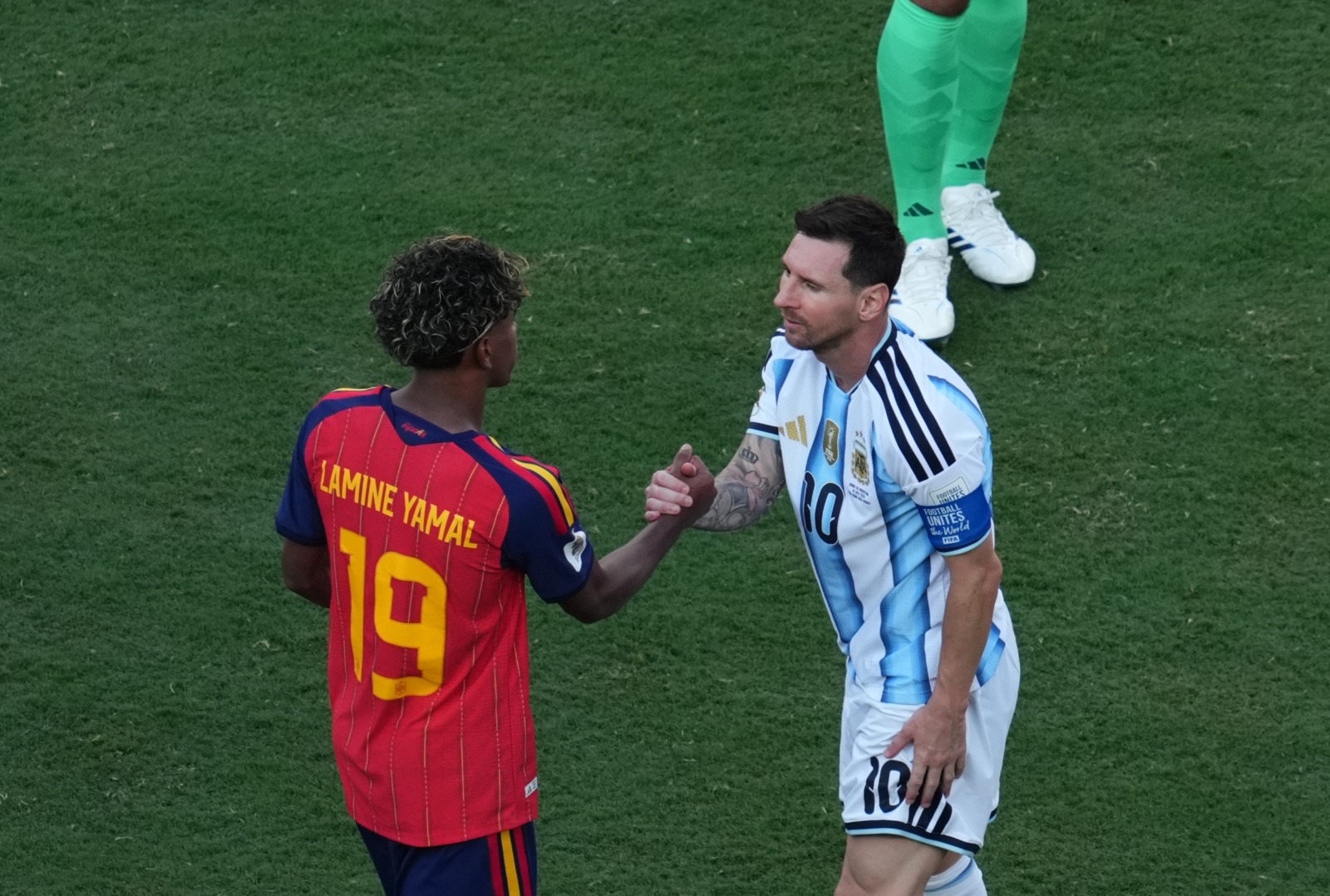 Lionel Messi yatsinzwe na Lamine Yamal azi akiri uruhinja