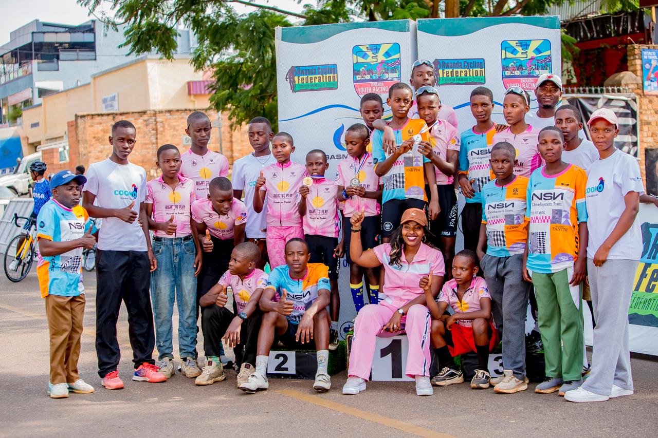 Ikipe ya Bugesera Cycling Team yari ifite abakinnyi 18 basiganwe mu byiciro bitanu mu bahungu n'abakobwa