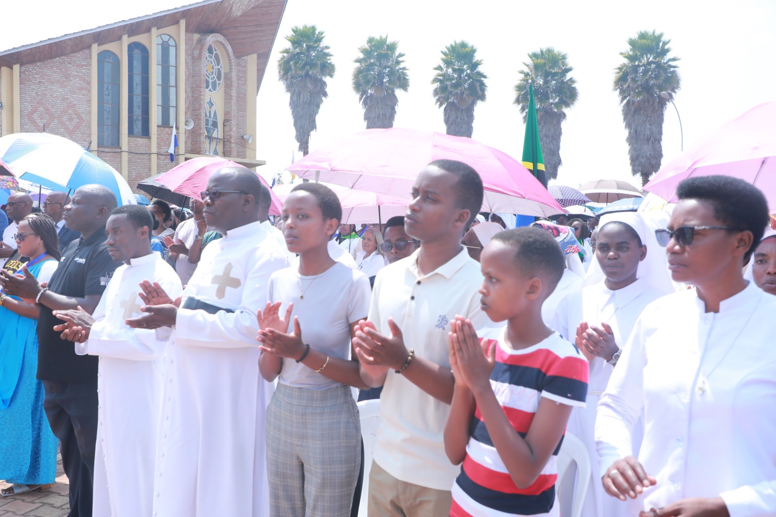 Buri wese wagiye i Kibeho, yari afite icyifuzo ashaka gutuma Bikira Mariya