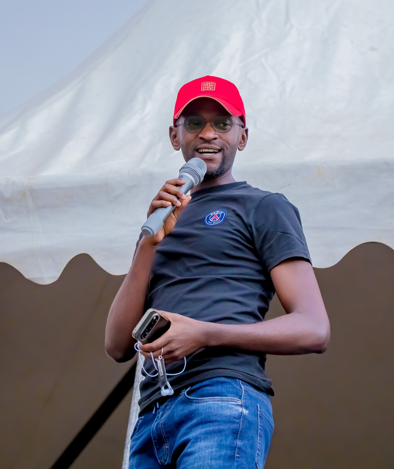 Menelas Nkeshimana wari uhagarariye Minisitiri w'Ubuzima, yasabye abitabiriye isozwa ry'iri rushanwa kwirinda inzoga zitujuje ubuziranenge