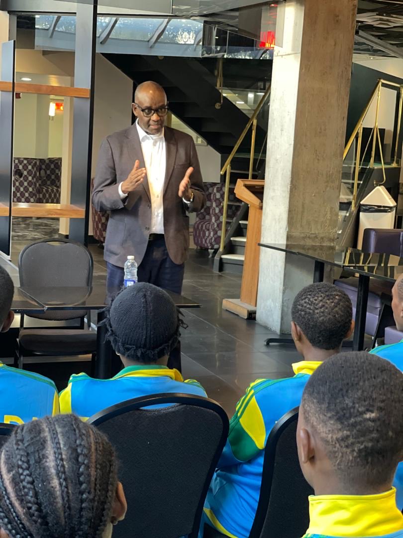 Amb. Prosper Higiro yakiriye Team Rwanda mbere y'uko itangira Shampiyona y'Isi