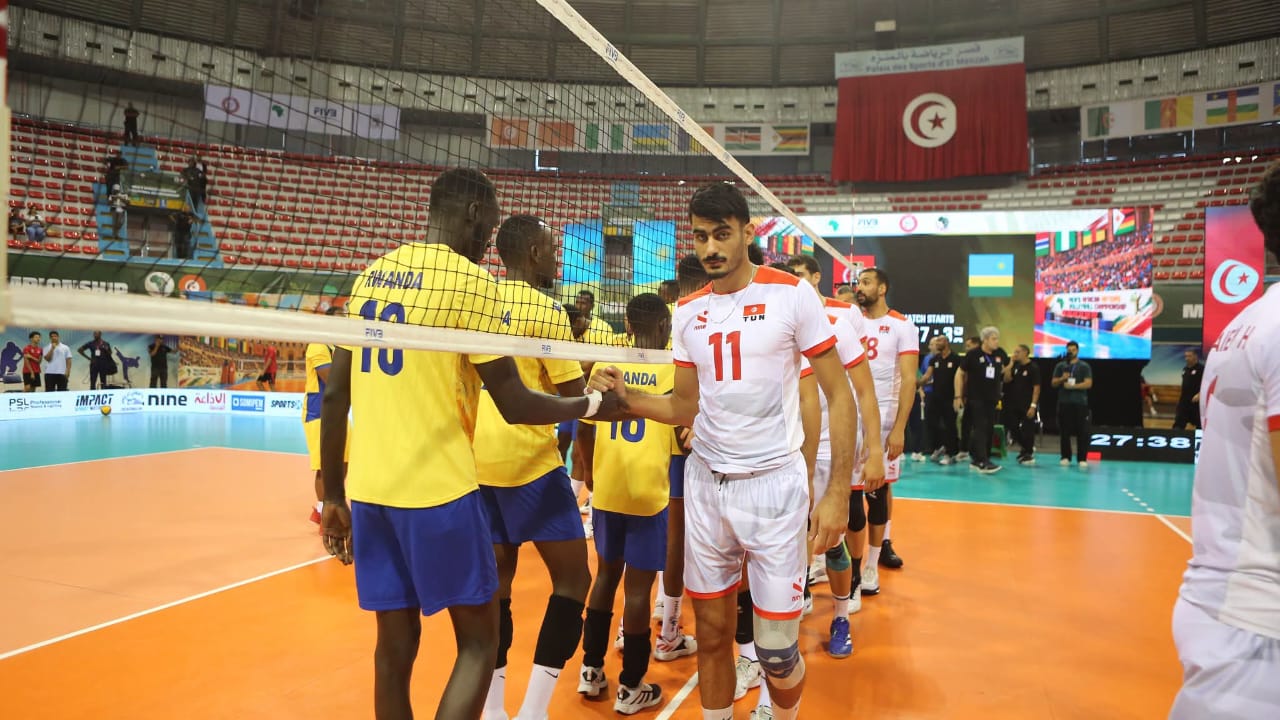 Abakinnyi b'u Rwanda basuhuzanya n'aba Tunisia mbere y'umukino