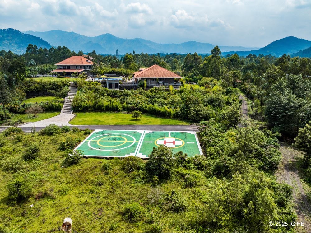 Buhanga Eco Lodge iriho ikubuga cy'indege kigwaho kajugujugu