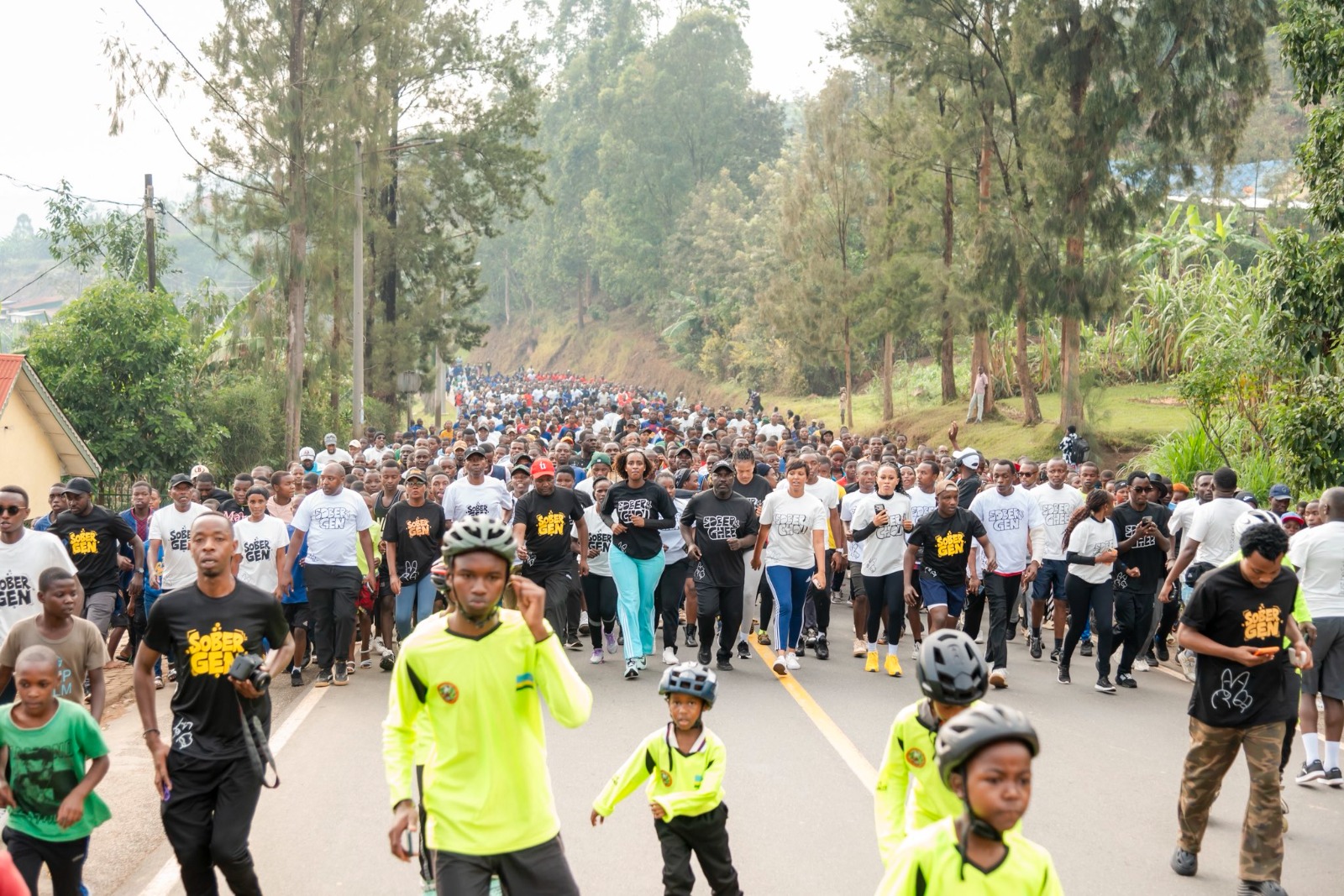 Kuri iki Cyumweru ni bwo mu Karere ka Gakenke bakoze siporo ya bose izwi nka Car Free Day