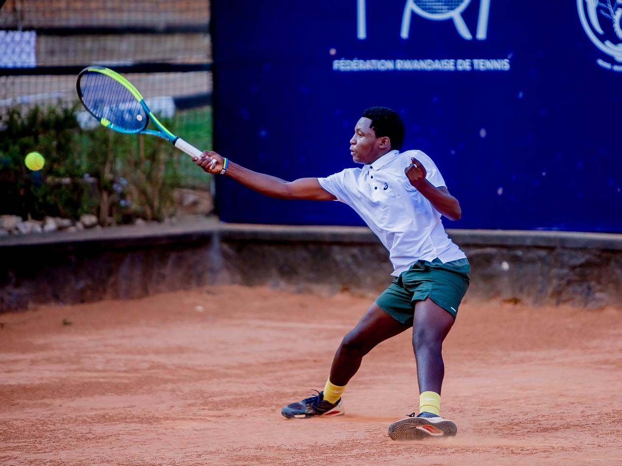 Ishimwe Claude w'imyaka 19 yongeye kwerekana ko ari we mukinnyi uhagaze neza muri Tennis y'u Rwanda