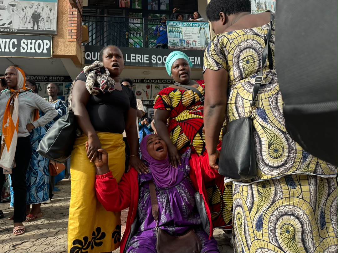 Uyu mubyeyi bigaragara ko ashobora kuba yahishije imari ye mu isoko kwiyakira byanze