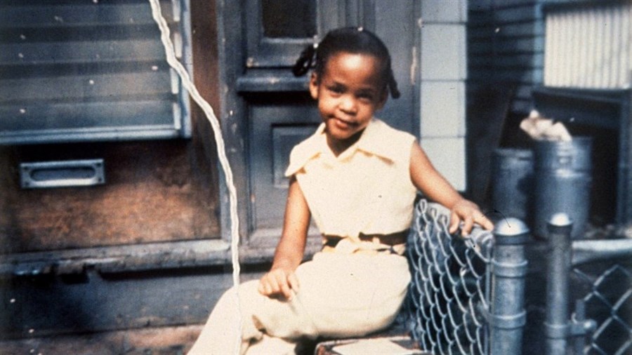 Whitney Houston akiri umwana muto