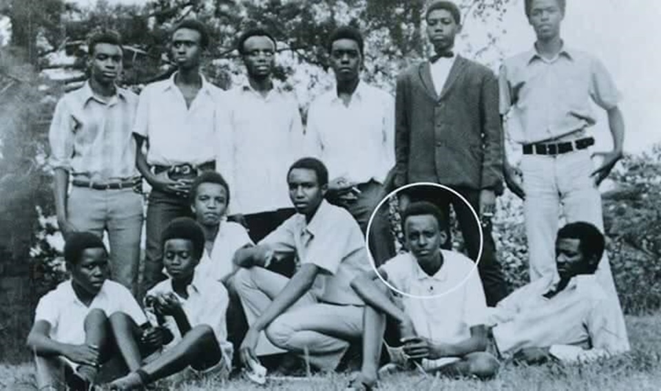 Yaranzwe no guca bugufi mu bihe bye byo kubyiruka