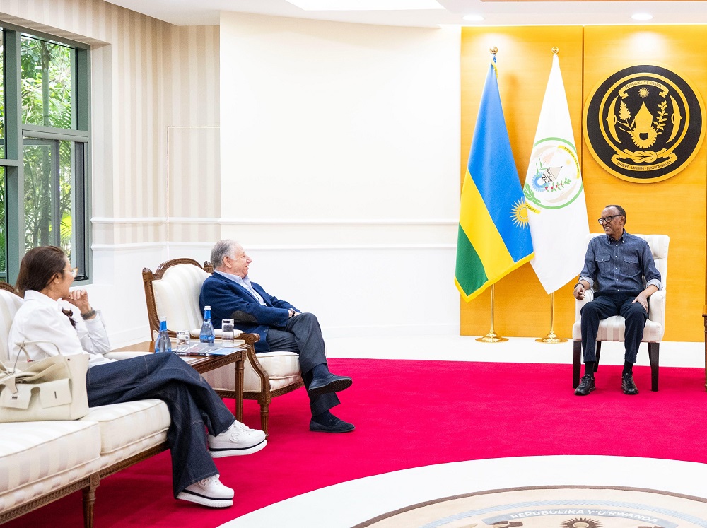 Perezida Kagame yakiriye Michelle Yeoh n'umugabo we
