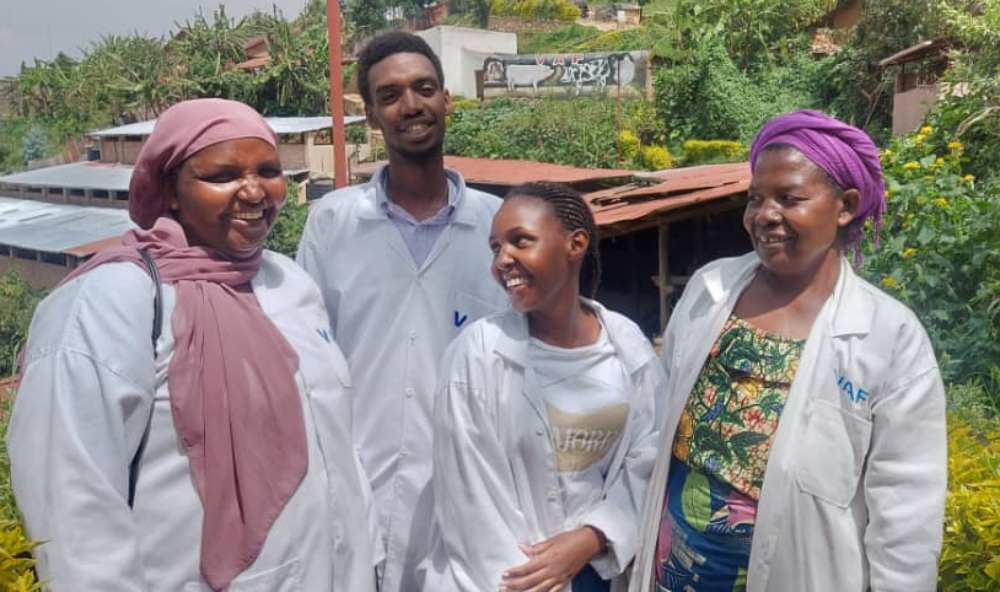 Akanyamuneza kari kose kuri Uwimana nyuma yo kubona ko inzozi ze agiye kuzigira impamo