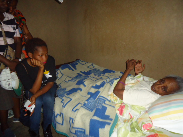 Uyu mubyeyo w'imyaka 90 ntava aho aryamye. Young Grace Foundation nawe yamugeneye imfashanyo.