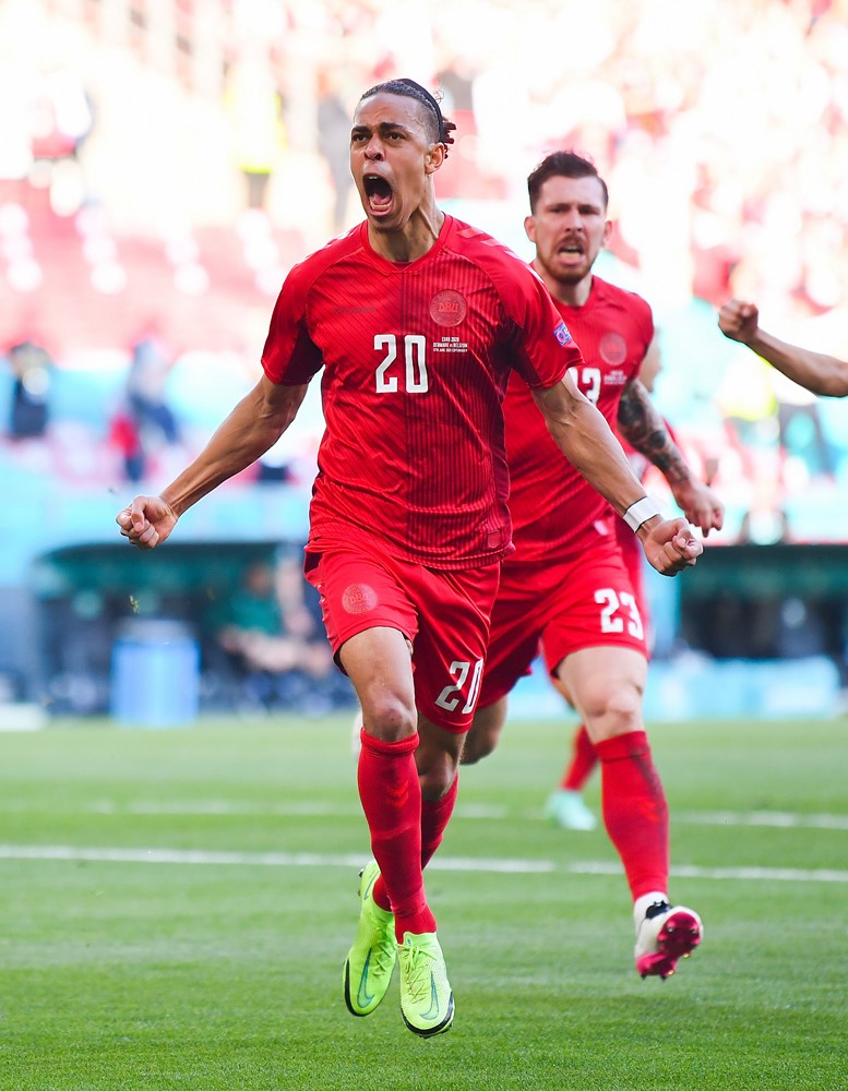 Yussuf Poulsen niwe wafunguye amazamu ku ruhande rwa Denmark