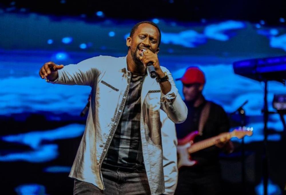 Yvan Ngenzi yongewe kuri Israel Mbonyi mu rugendo rutagatifu ‘Twende Jerusalem’