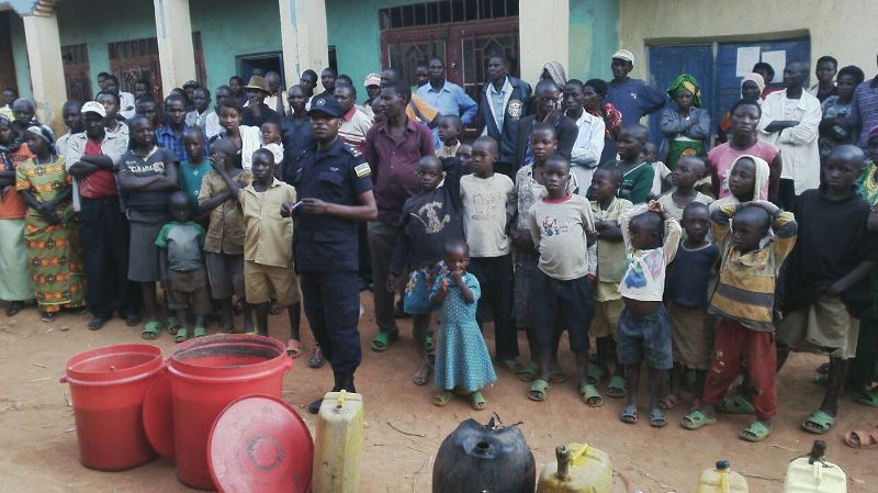 Izi nzoga z'inkorano zamenewe imbere y'abaturage ndetse basabwa kwirinda kuzikoresha