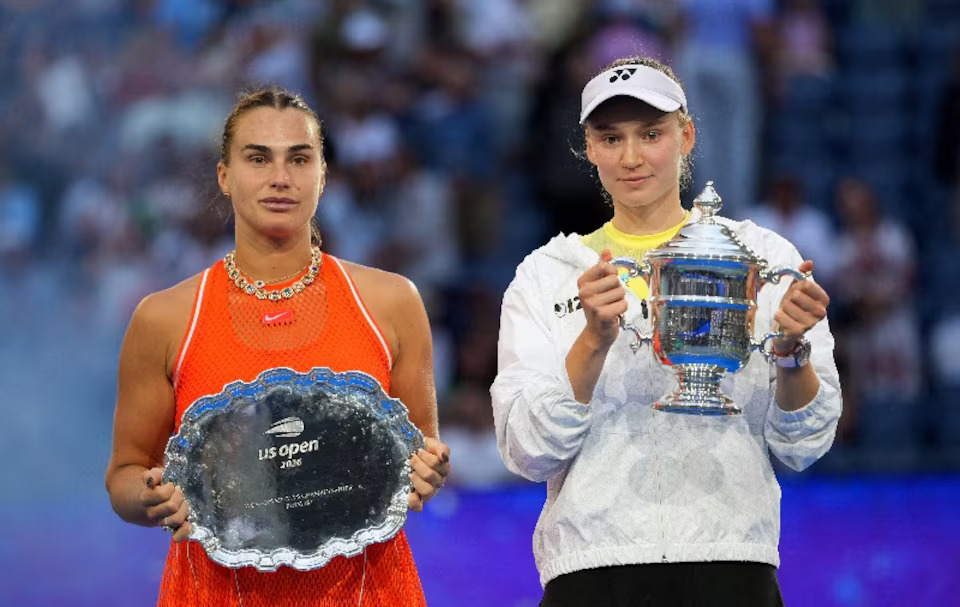 Aryna Sabalenka (ibumoso) yashakaga kwegukana US Open ku nshuro ya gatatu yikurikiranya