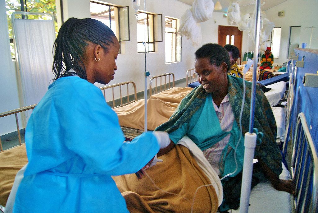 U Rwanda rukeneye abaforomo n'ababyaza bahagije kugira ngo serivisi z'ubuzima zigere kuri bose