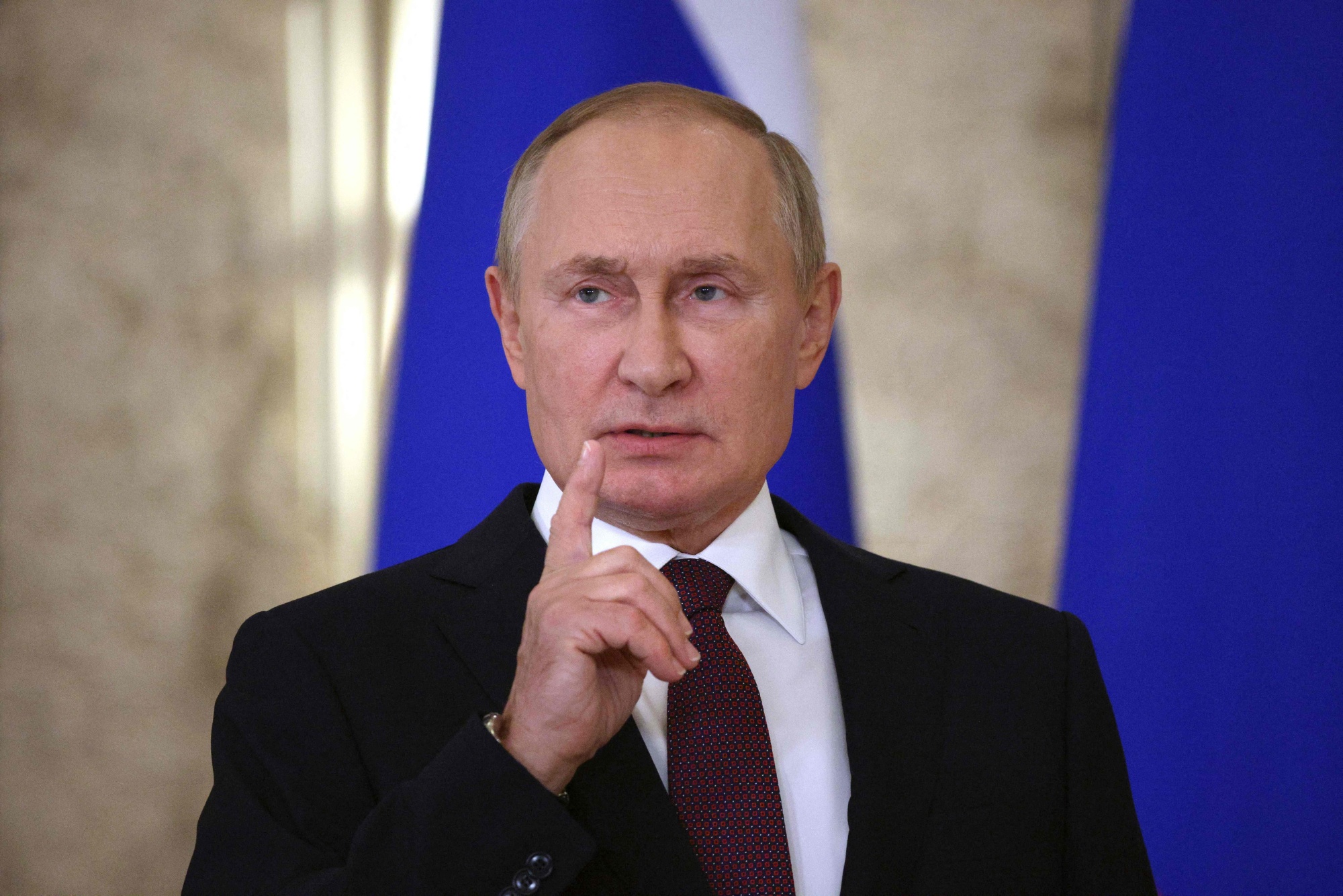 Perezida Putin yashinje Ukraine ubundi bushotoranyi ku Burusiya