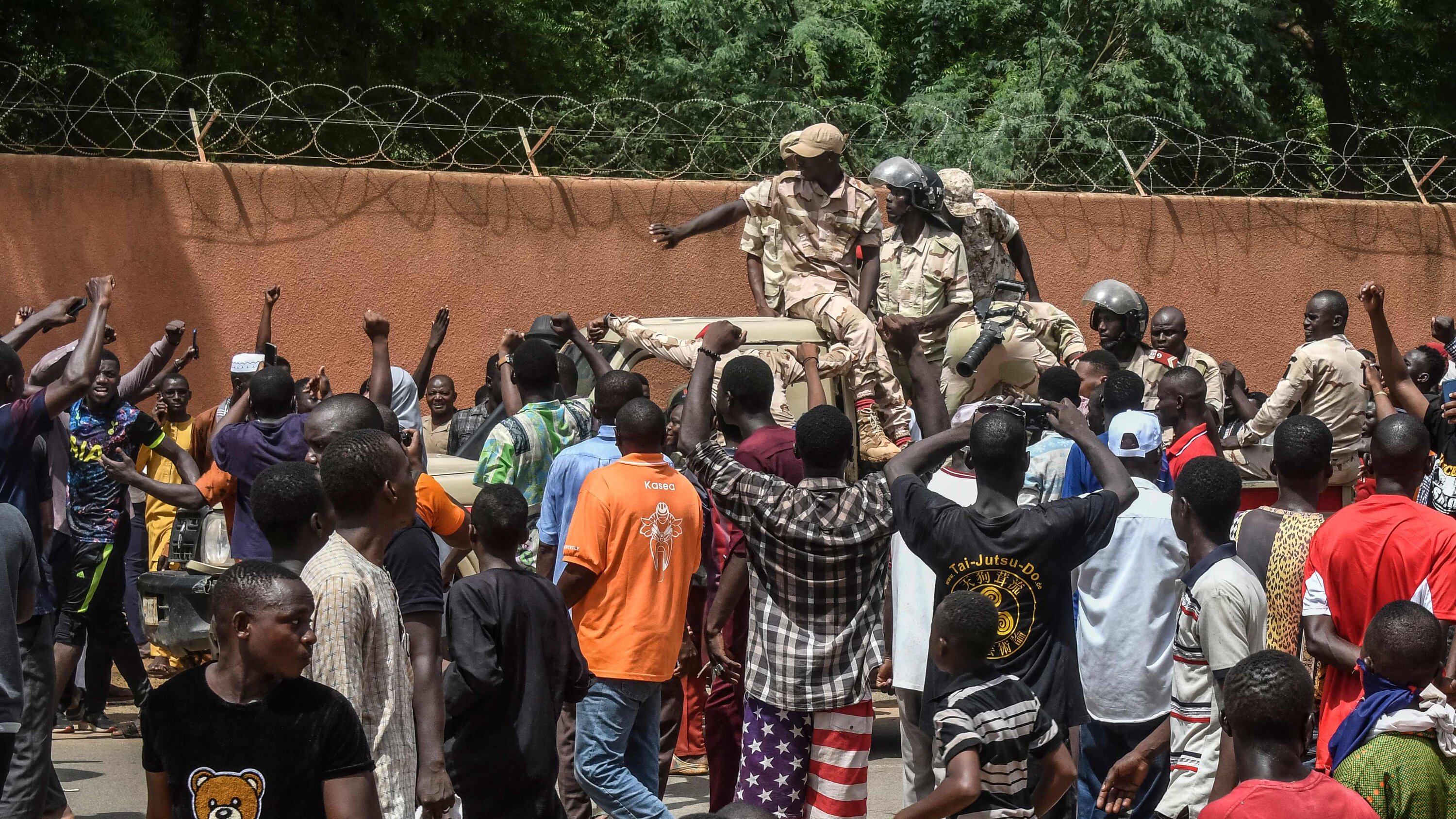 Imyaka magana u Bufaransa buzonga Niger, uwahekwaga yaba agiye kwigenza?