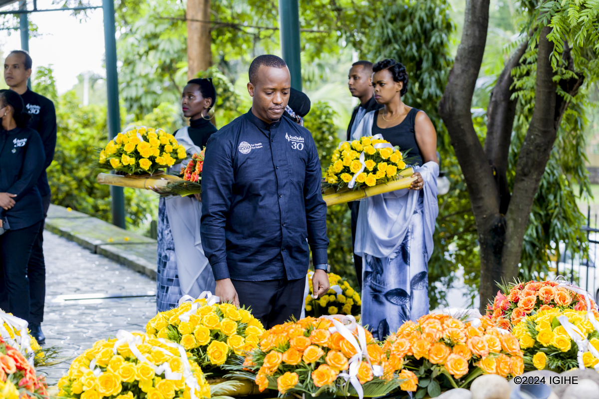 RSSB yibutse abahoze ari abakozi ba CSR bishwe muri Jenoside (Amafoto)