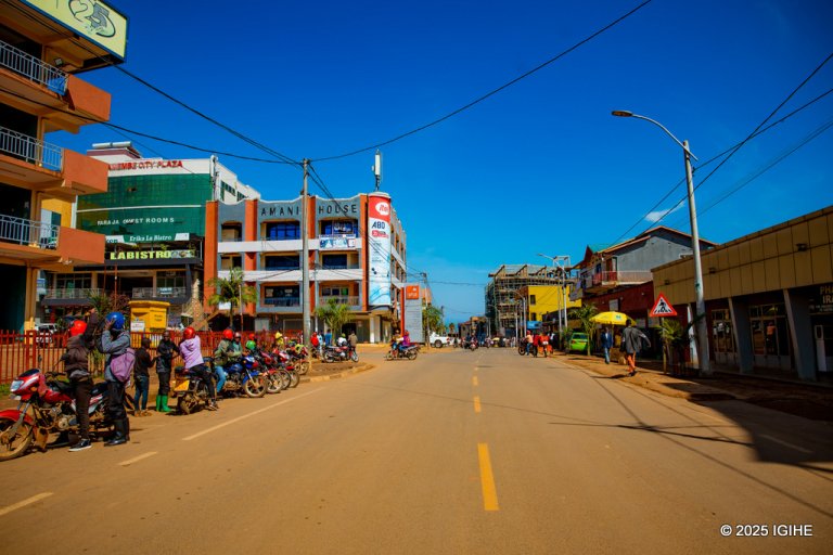 Rusizi icyeye, itoshye, itekanye… Dutemberane umujyi wihariye (Amafoto)