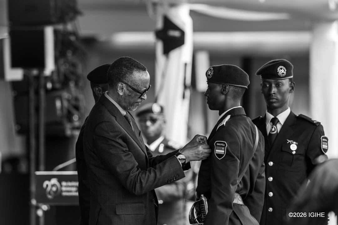 Kwanga ruswa no kwicisha bugufi: Impanuro za Perezida Kagame ku bagize Polisi y’u Rwanda yujuje imyaka 25