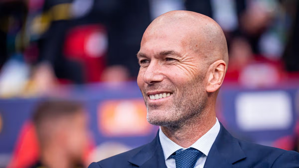 Zinedine Zidane yemejwe nk’Umutoza w’u Bufaransa
