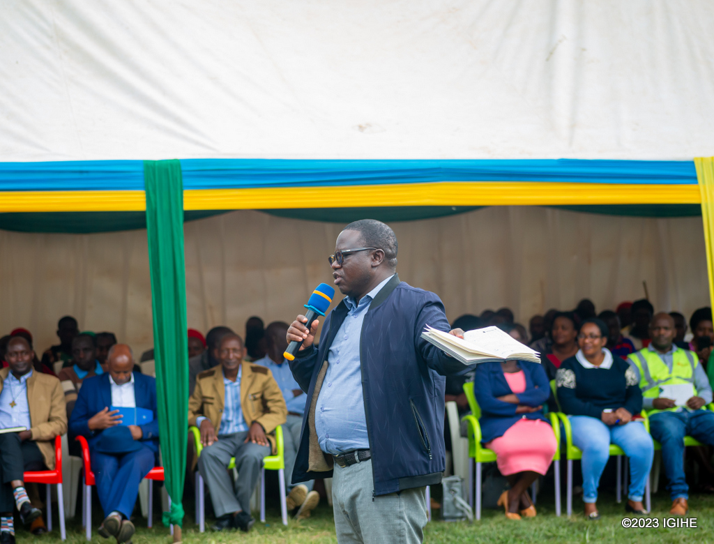 Abarundi ni abavandimwe bacu tugomba kubana mu mahoro, tugahahirana – Guverineri Habitegeko i Rusizi