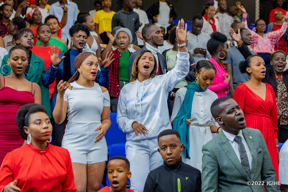 Noheli yahumuye! Abanyakigali bahimbaje ijoro ribageza ku ivuka rya Yesu (Amafoto)