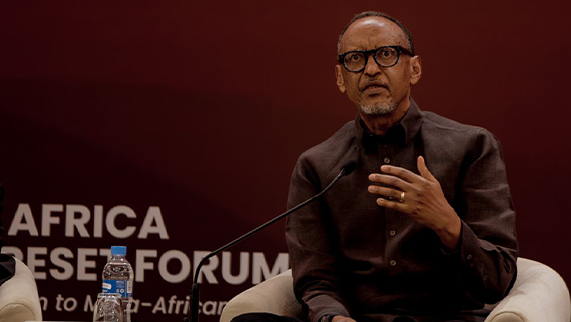 Perezida Kagame yagaye Abanyafurika bigira inkomamashyi z’abanyamahanga