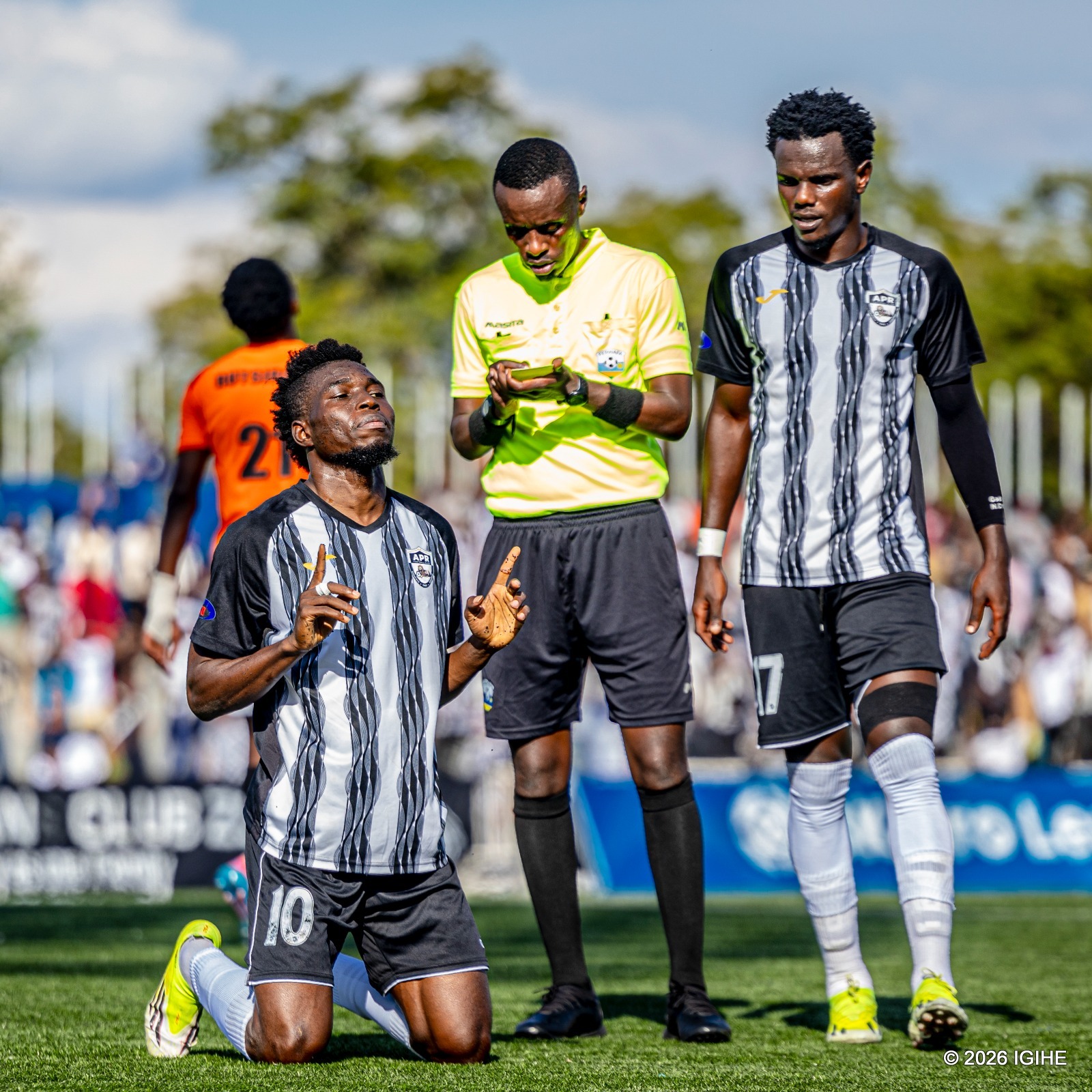 APR FC yanyagiye Rutsiro FC nyuma yo kwegukana Igikombe cya Shampiyona (Amafoto)